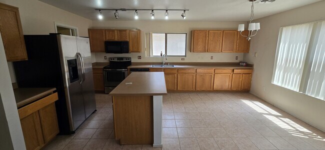 Foto del edificio - 2369 E 35th Ave