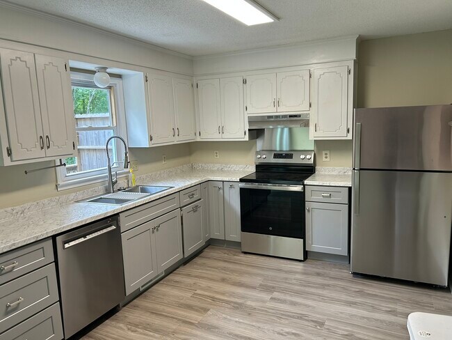 Building Photo - 11090 Watson Dr