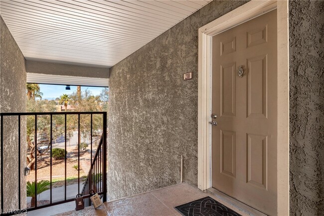 Building Photo - 5163 Indian River Dr