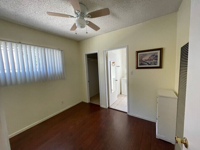 Foto del edificio - 840 Centinela Ave