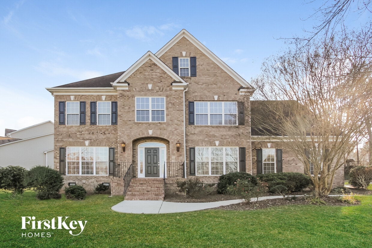 Foto principal - 7779 Windsor Forest Pl