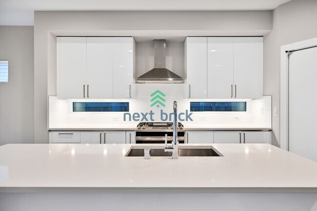 Building Photo - Stunning 4-Bed, 2.75-Bath Single-Family Home Ready for Rent!