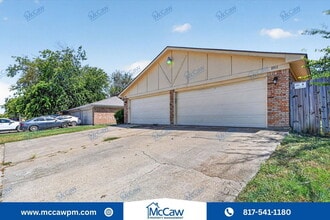 Building Photo - 2511 Woodmont Trail