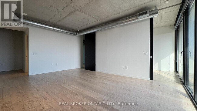 Building Photo - 170 Bayview Ave