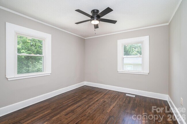 Foto del edificio - 913 Edgemont Ave