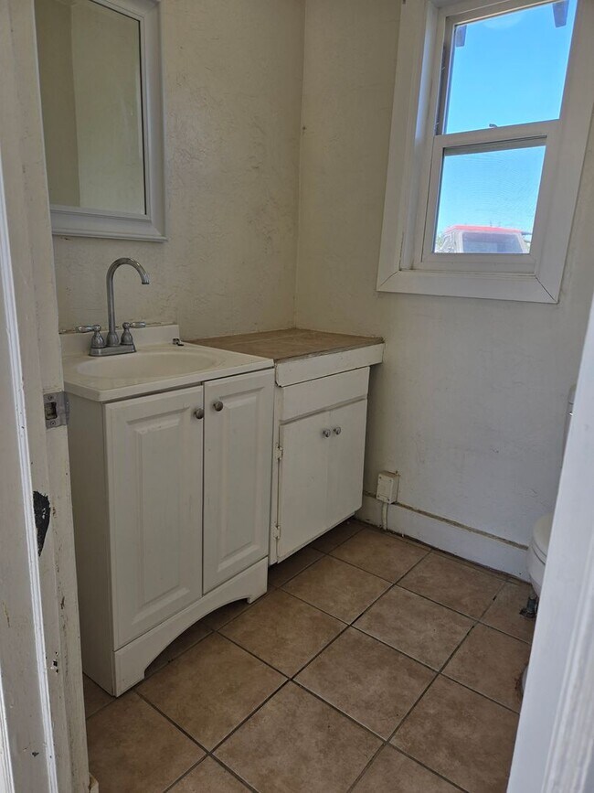 Building Photo - 2 BR 1 BA Country home available now
