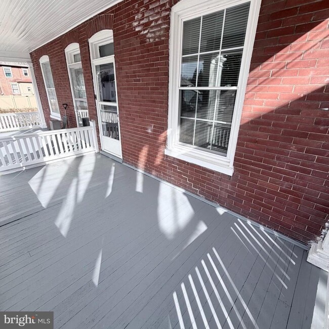 Building Photo - 235 Park Ave