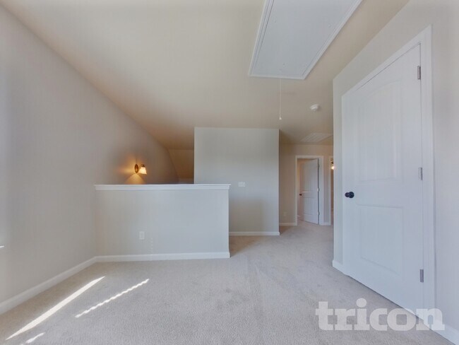 Building Photo - 33 Berwick Way