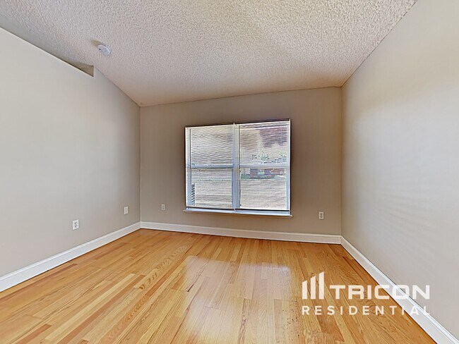 Foto del edificio - 4201 Castle Ave