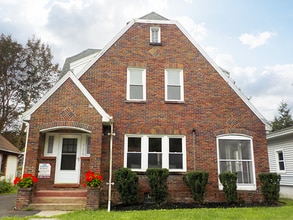 Building Photo - 128 Claire Rd