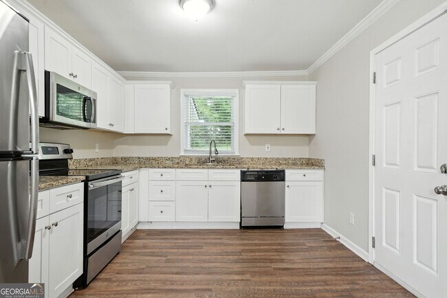 Foto del edificio - 2493 Miriam Ln