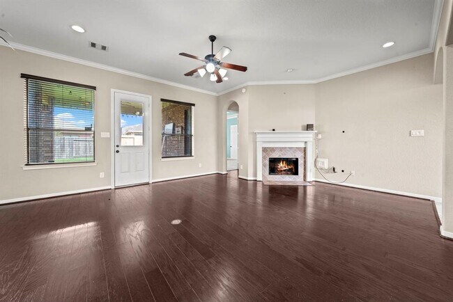 Building Photo - 293 W Bend Dr