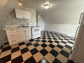 Building Photo - 273 Merrimack St