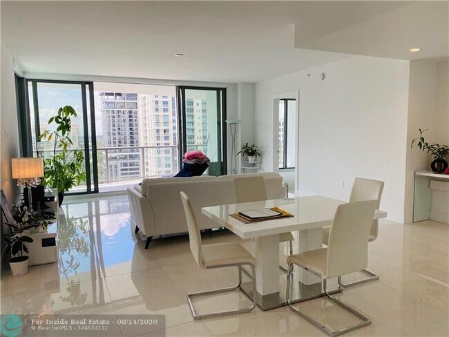 Foto del edificio - 100 E Las Olas Blvd