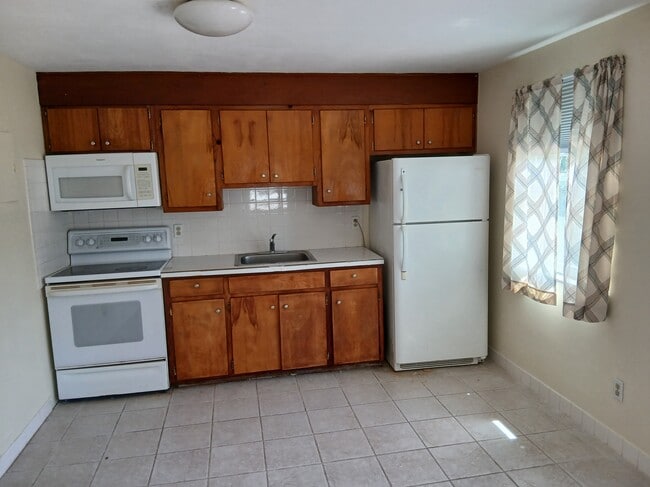 Building Photo - 3044 Barrett Ave
