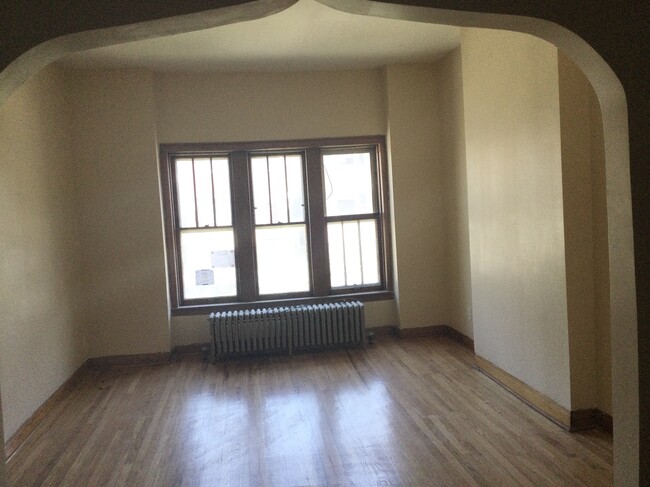 Building Photo - 2417 W Arthington St