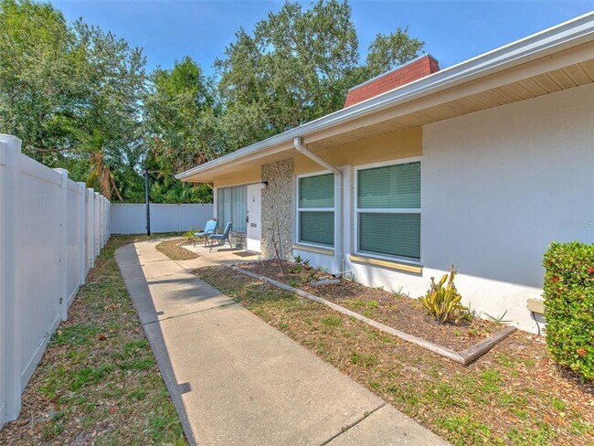 Building Photo - 4313 Tahitian Gardens Cir