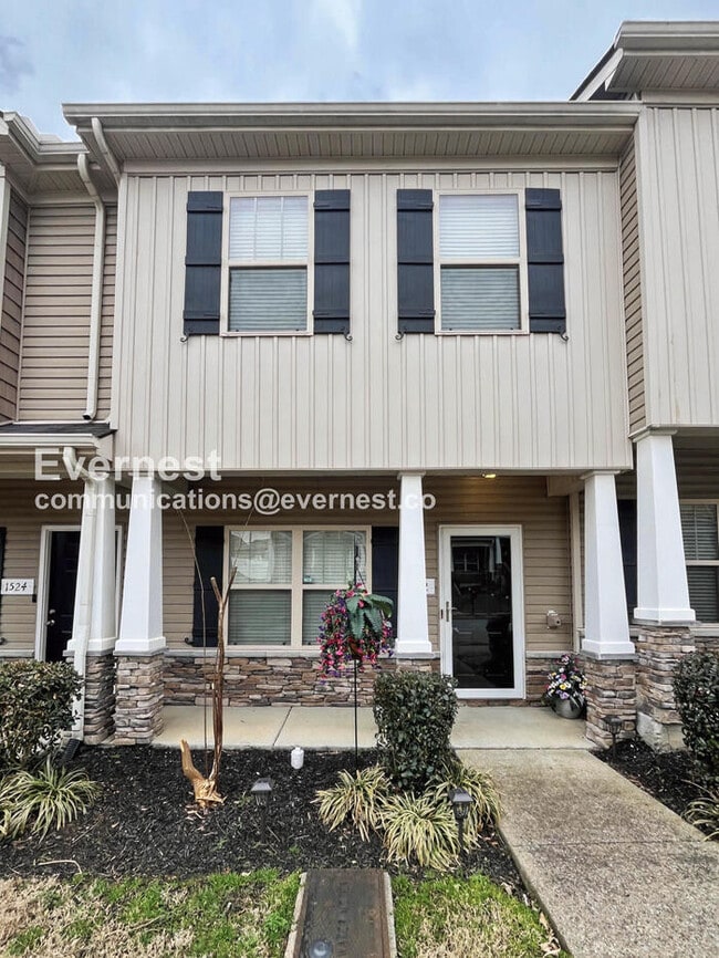 2 Bed/2.5 Bath Townhome with Fenced Yard / Pet-Friendly / Available Now! - 2 Bed/2.5 Bath Townhome with Fenced Yard / Pet-Friendly / Available Now!