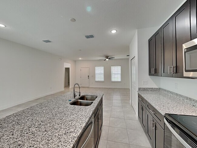 Building Photo - 10923 N Robert Dean Way