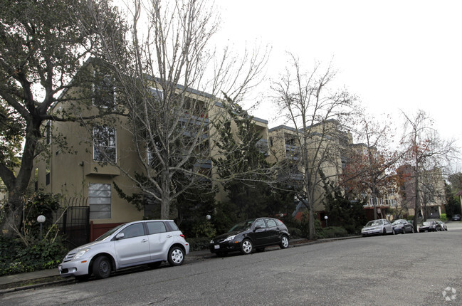 Building Photo - 500 Vernon St