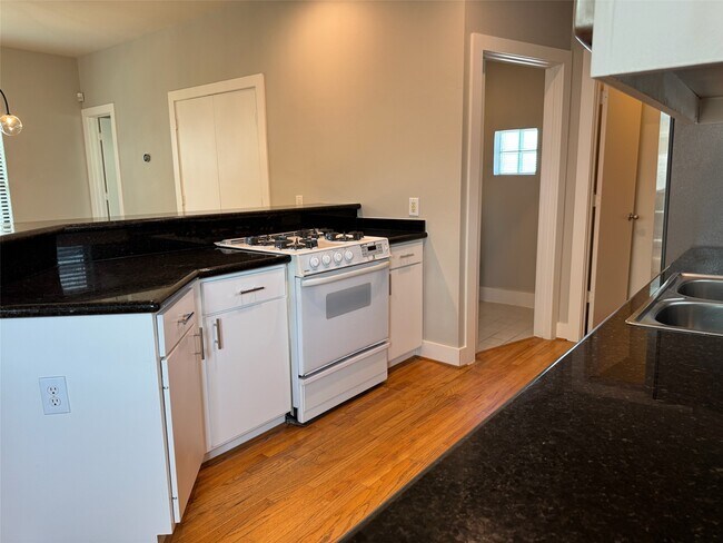 Foto del edificio - 9716 Linkmeadow Ln