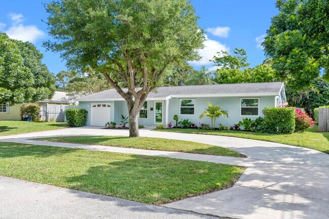 Building Photo - 504 Fairwind Dr
