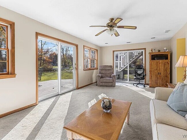 Foto del edificio - 146 October Ln