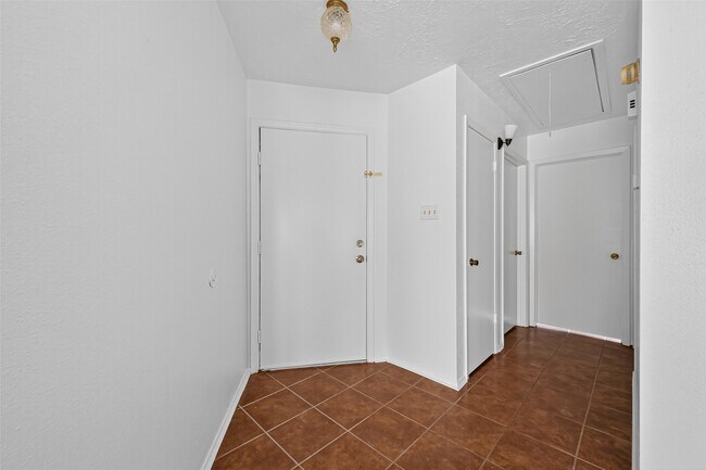 Building Photo - 4726 Hickorygate Dr