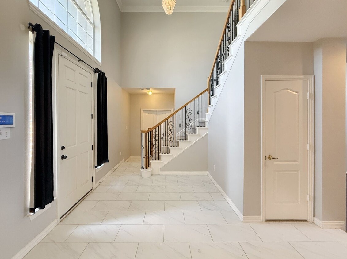 Foto principal - Comfort and Convenience in West Plano Living