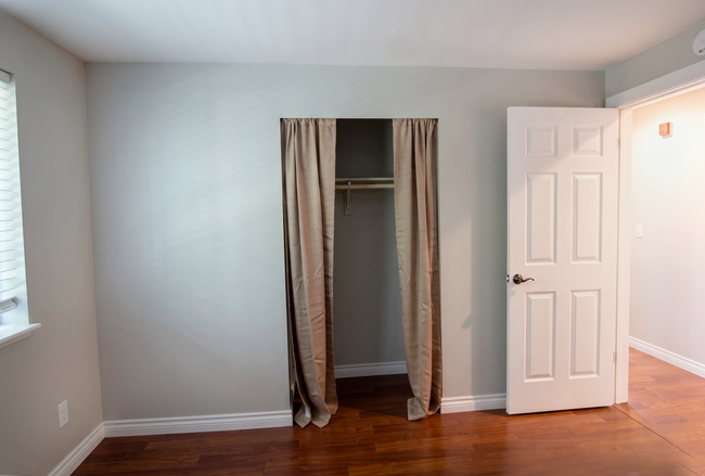 Building Photo - 16817 Larch Way