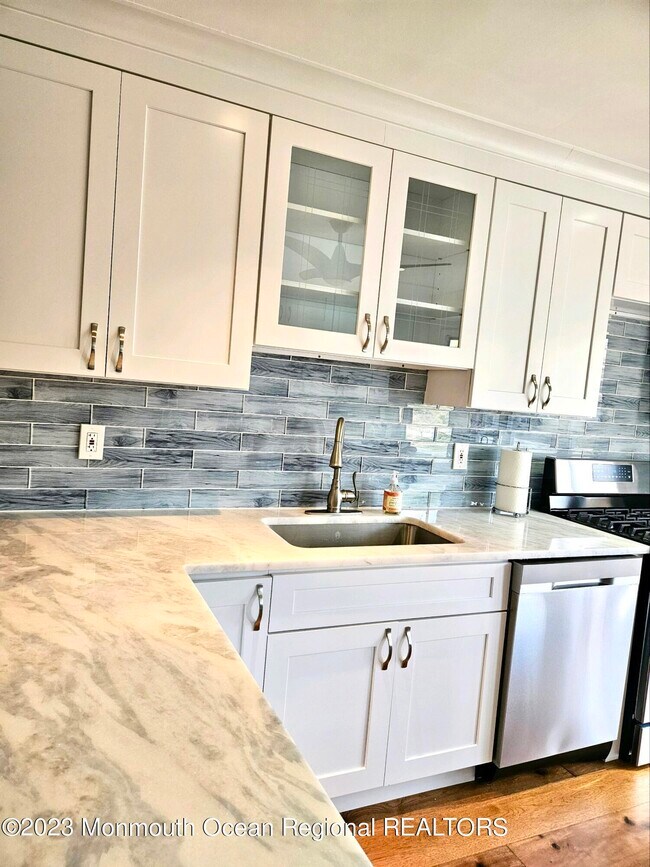 Foto del edificio - 204 Ambassador Dr