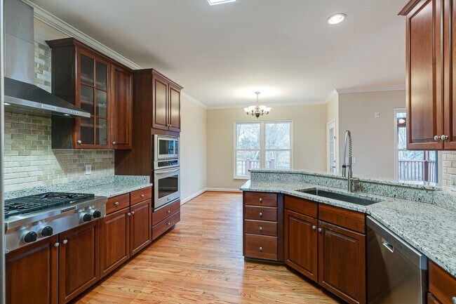 Building Photo - 808 Callahan Pl