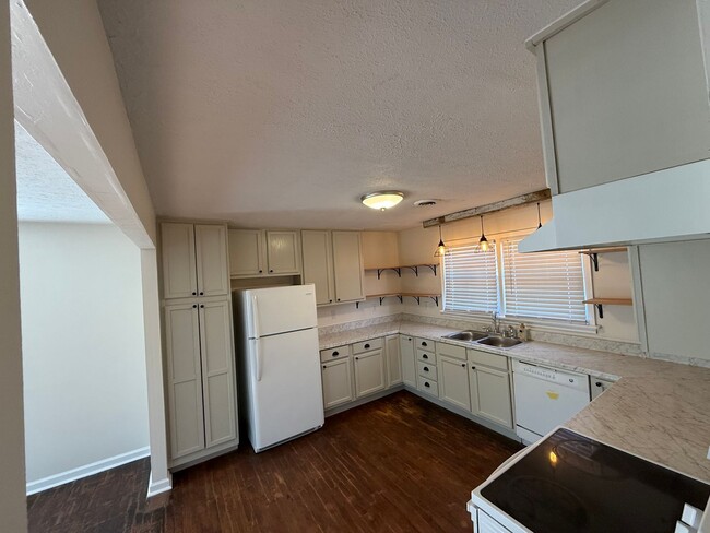 Building Photo - Welcome to Your New Rental Home in Athens,...