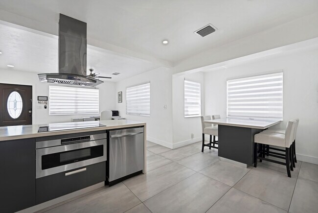 Foto del edificio - 2339 Taft St