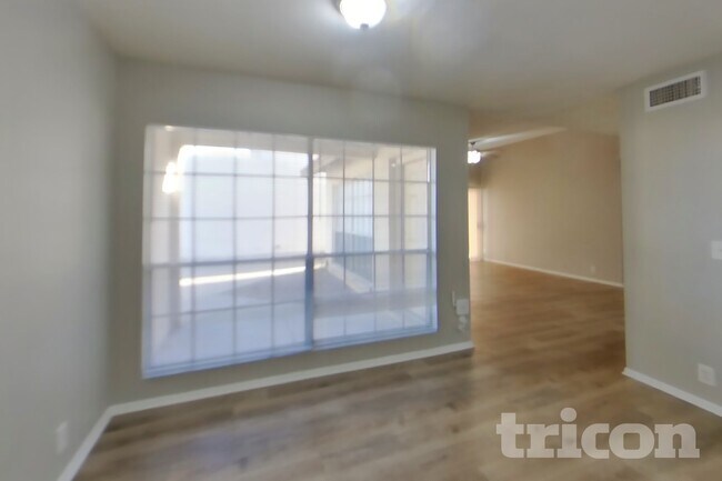 Foto del edificio - 14239 N 50th Dr
