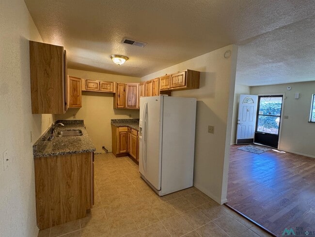 Building Photo - 12 Mocking Bird Ln