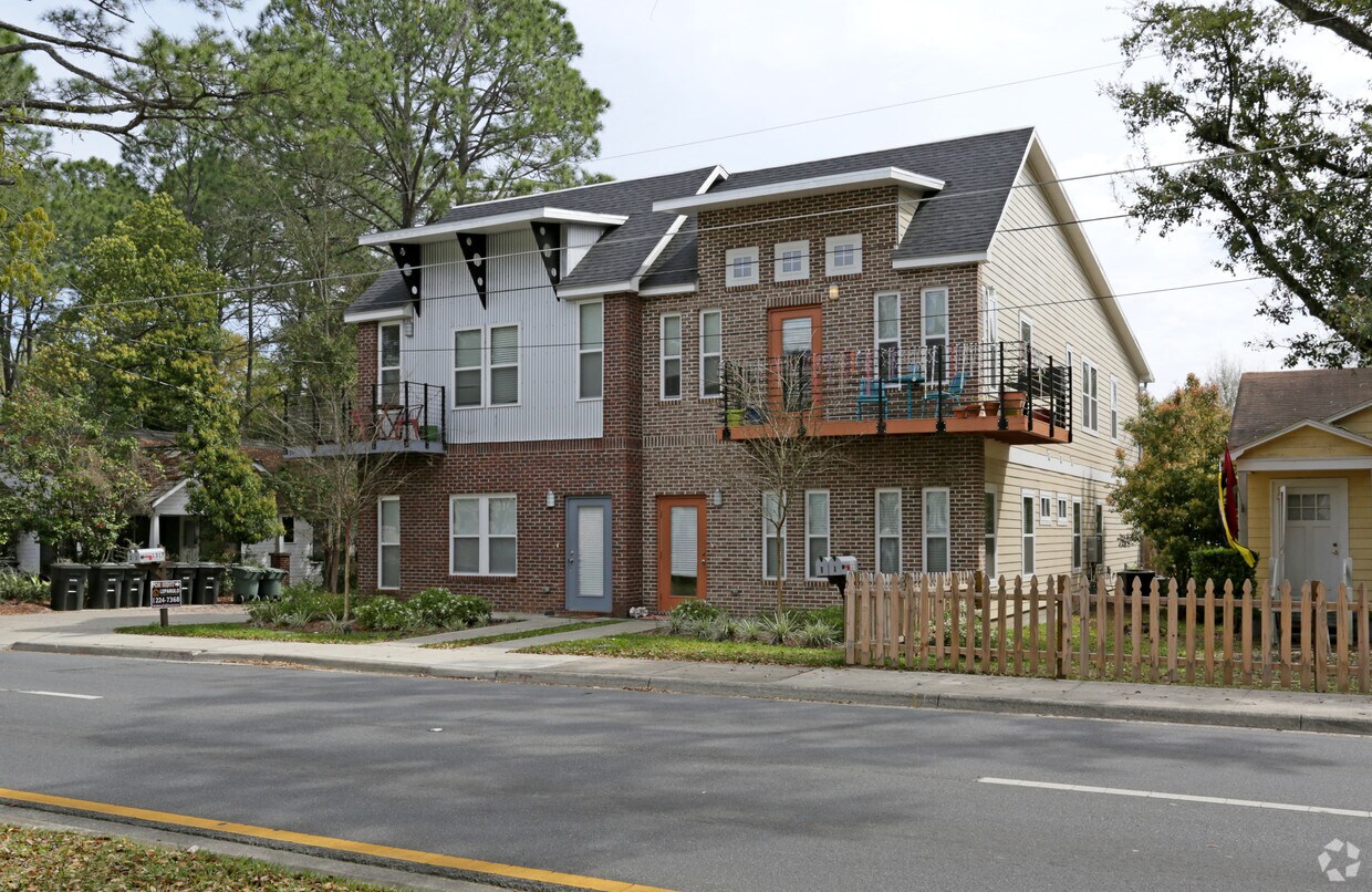 Building Photo - 1317-1321 N Duval St
