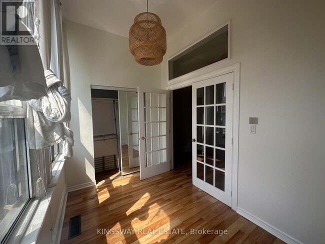 Building Photo - 1504 Queen St W