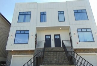 Building Photo - 108 Mill St