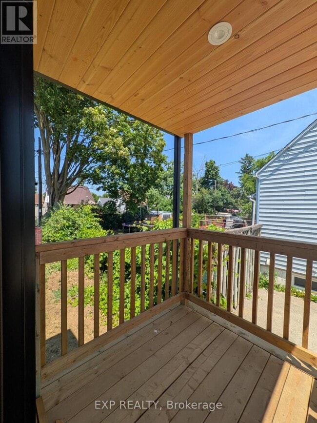 Building Photo - 668 Gillespie Ave