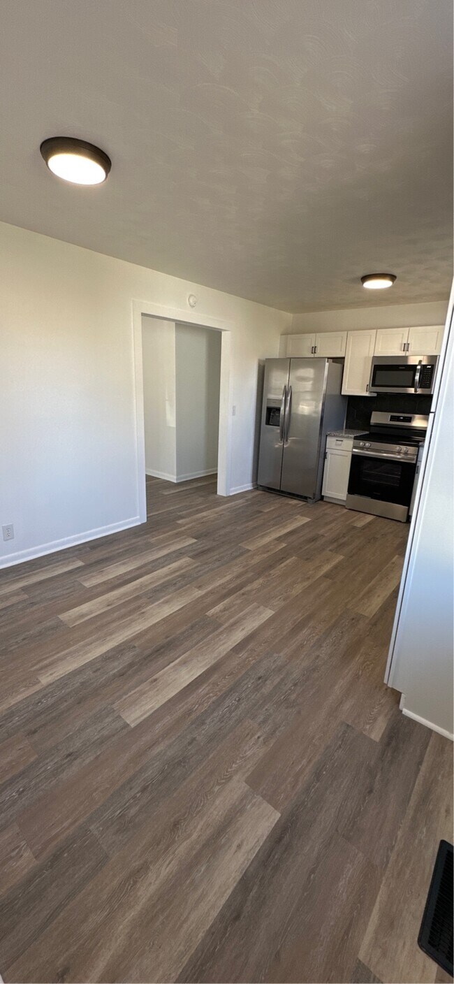 Foto del edificio - 200 Staggs Dr