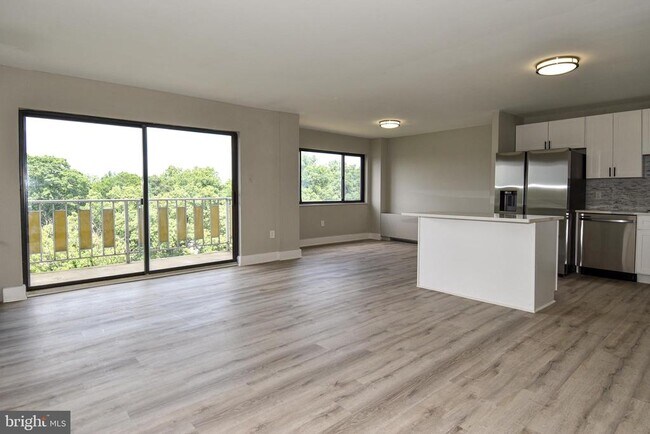 Foto del edificio - 8830 Piney Branch Rd