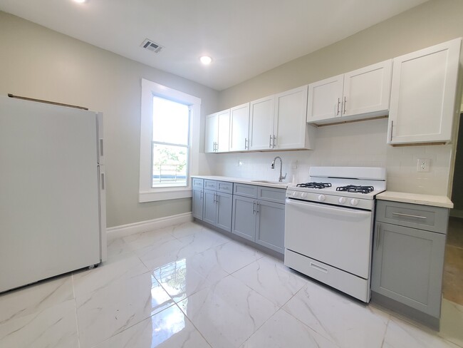 Unit 3L - 214 Chadwick Ave
