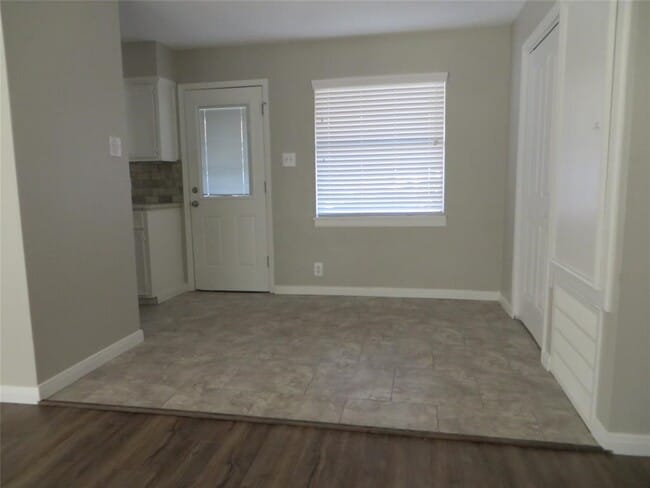 Building Photo - 8716 Club House Dr