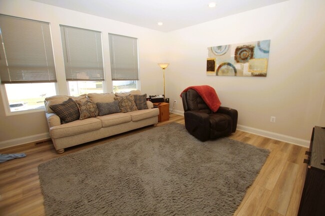 Building Photo - Plantation Lakes a golf community with numerous amenities for residents to enjoy.