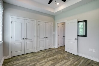 Building Photo - 100 Grove Rd