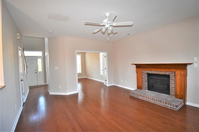 Building Photo - 211 Dockside Dr