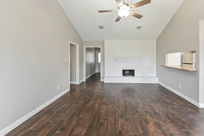 Foto del edificio - 2502 Hollow Hook Rd