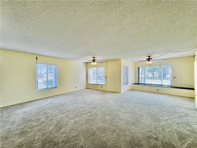 Foto del edificio - 2264 Winkler Ave