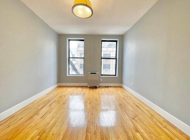 Foto del edificio - 58 E 130th St